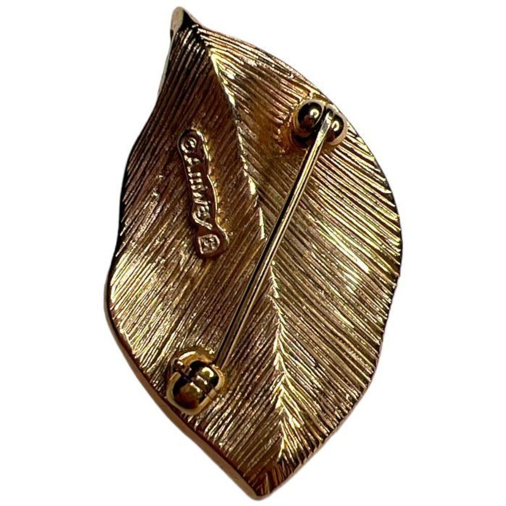 3/$15 or 5/$20 Vintage 1970’s Amway gold tone leaf brooch - Picture 2 of 4